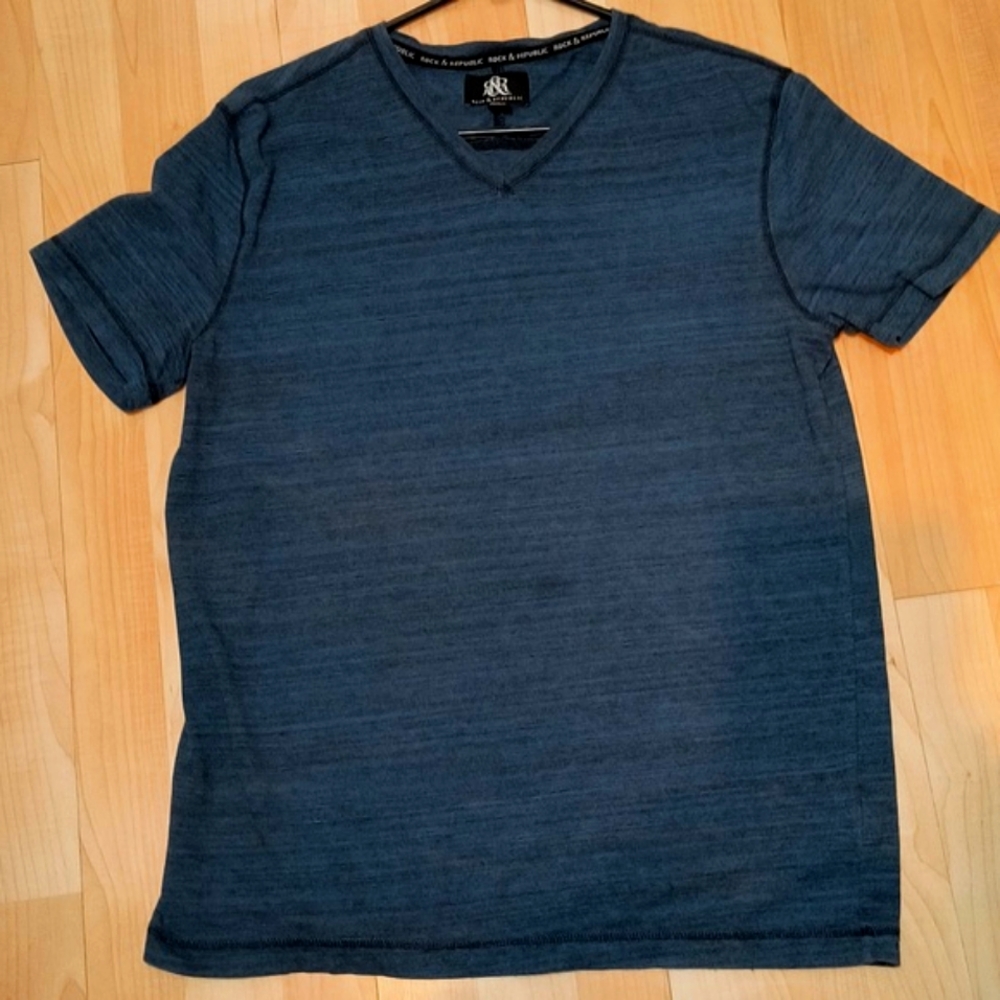 Rock & Roll Republic Blue V Neck T-shirt Men's Medium